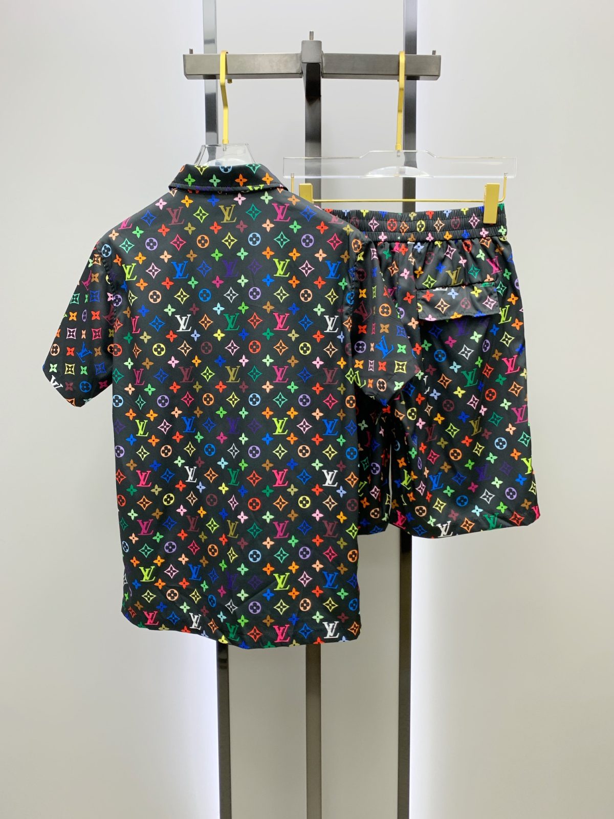 Louis Vuitton Sommeranzug Size M-XXL - Image 11