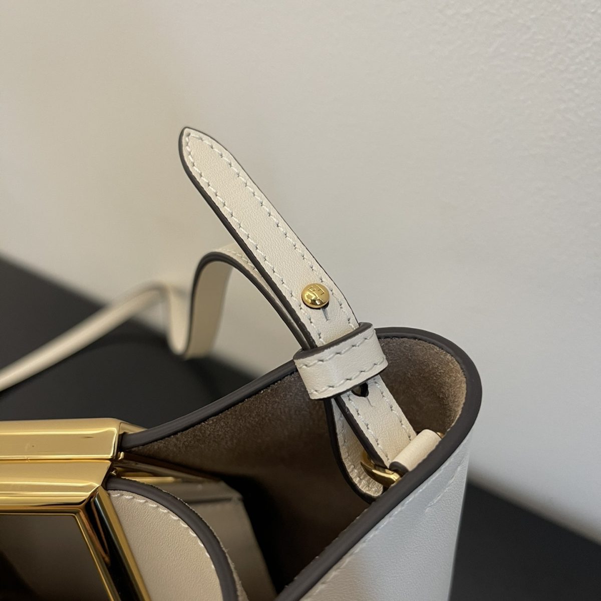 Fendi New Shoulder Bags 20*17*9cm - Image 4