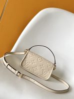 Louis Vuitton M83566 Nano Diane Women Shoulder Bags Size 19*10.5*6cm - Image 3