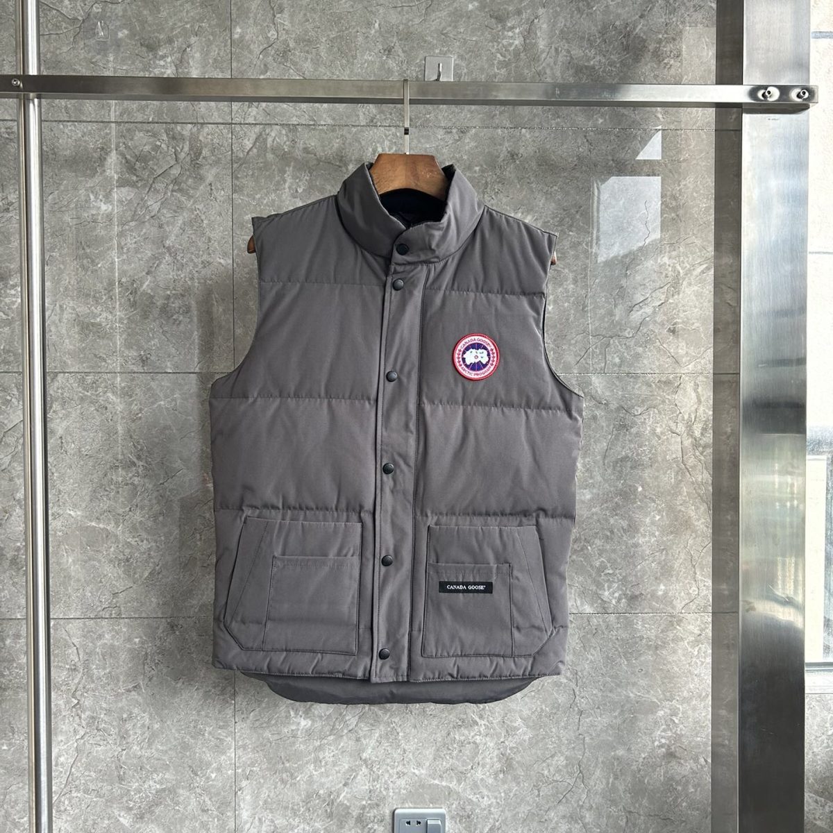 Canada Goose E20 Freestyle Vest-WD Men Winter Vest Size S-XXL - Image 1