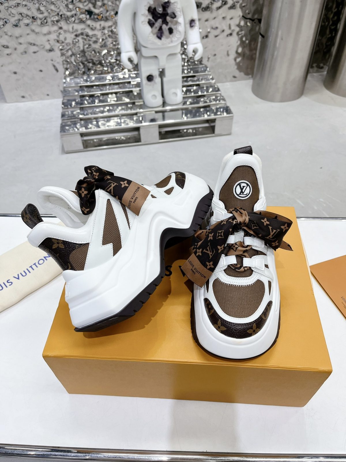 Louis Vuitton Cruise23 Archlight 2.0 Sneaker Size 36-41 - Image 4
