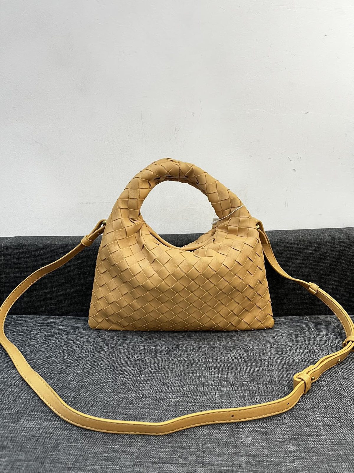 Bottega Veneta HO Shoulder Bags 28*17cm - Image 2