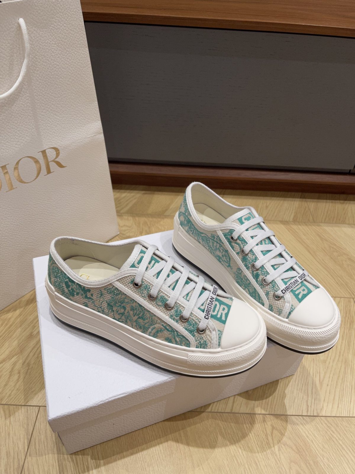 Dior Walk'N'Dior Plateau Sneaker Size 36-41 - Image 3