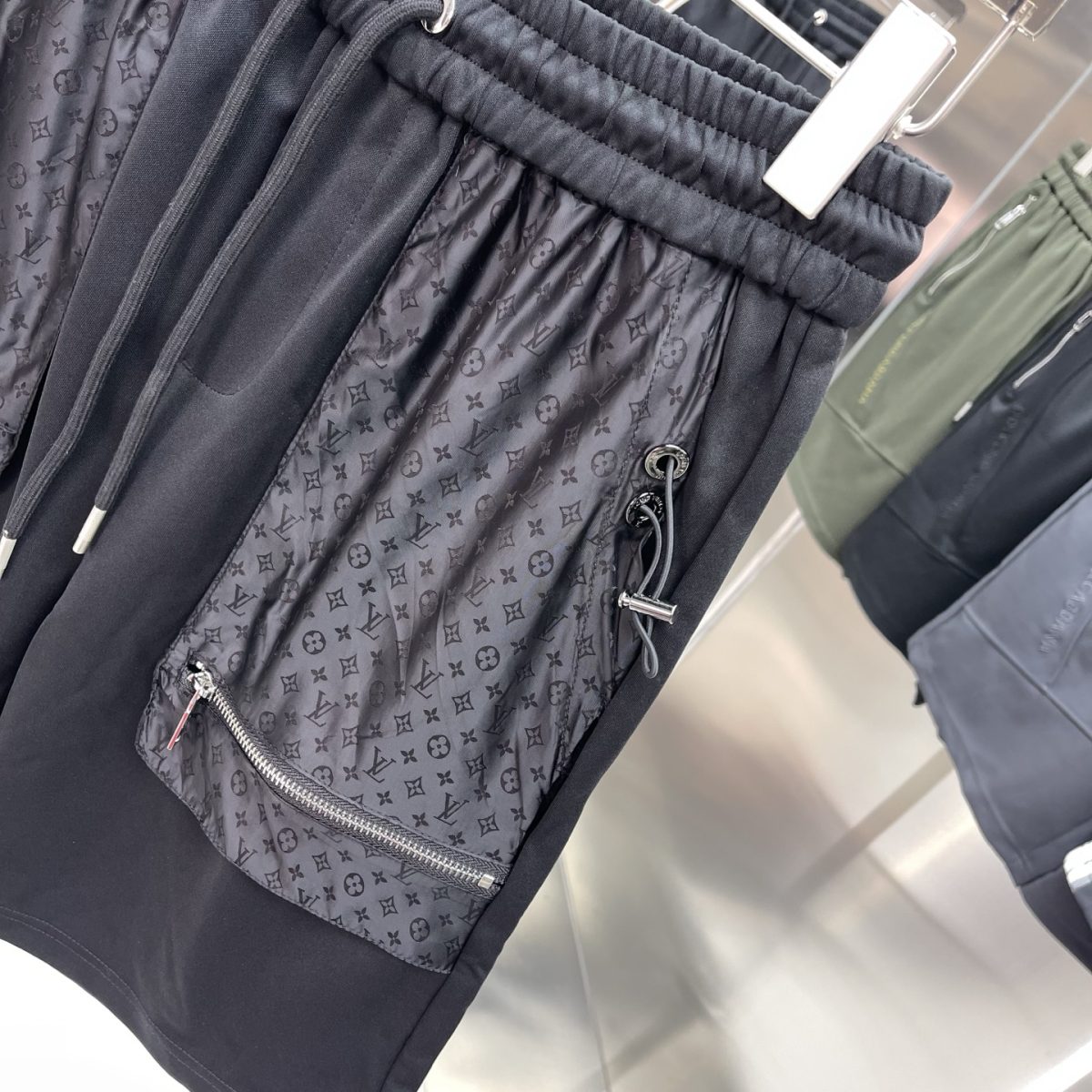 Louis Vuitton Shorts M-3XL - Image 3