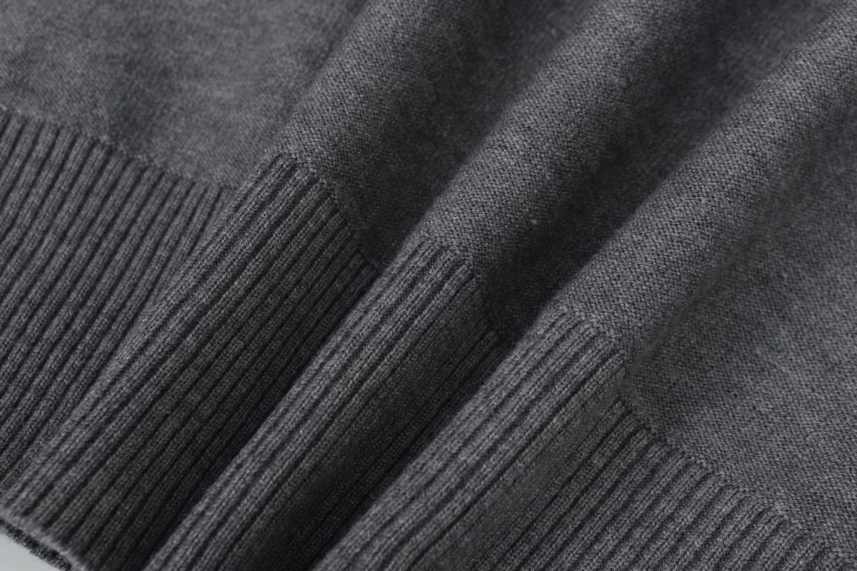 Thom Browne Unisex Sweatshirt Size S-L - Image 4