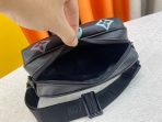 Louis Vuitton M22495 Comet Men Bags Size 21.5*14*7.5cm - Image 10