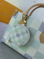 Louis Vuitton M46373 OnTheGo Shoulder Bags Size 25*19*11cm - Image 5