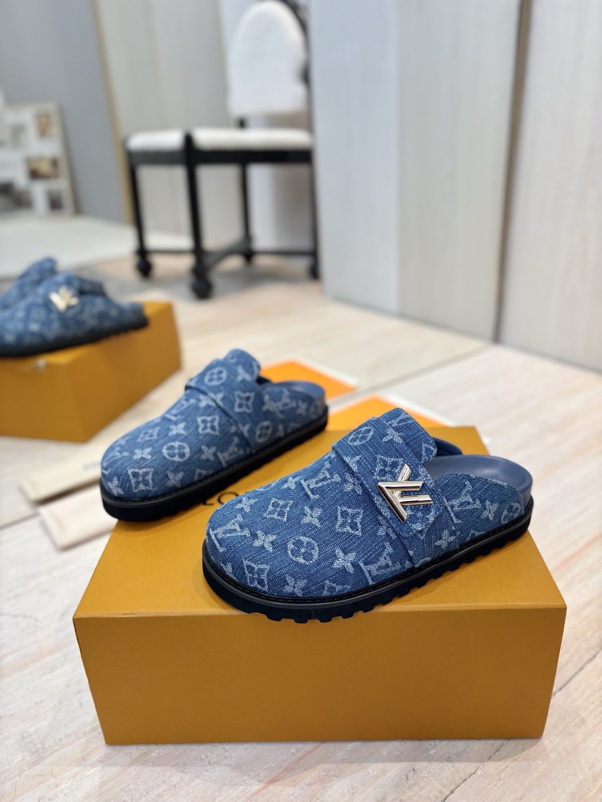 Louis Vuitton Pool Pillow Flat Comfort Slippers Size 36-45 - Image 2