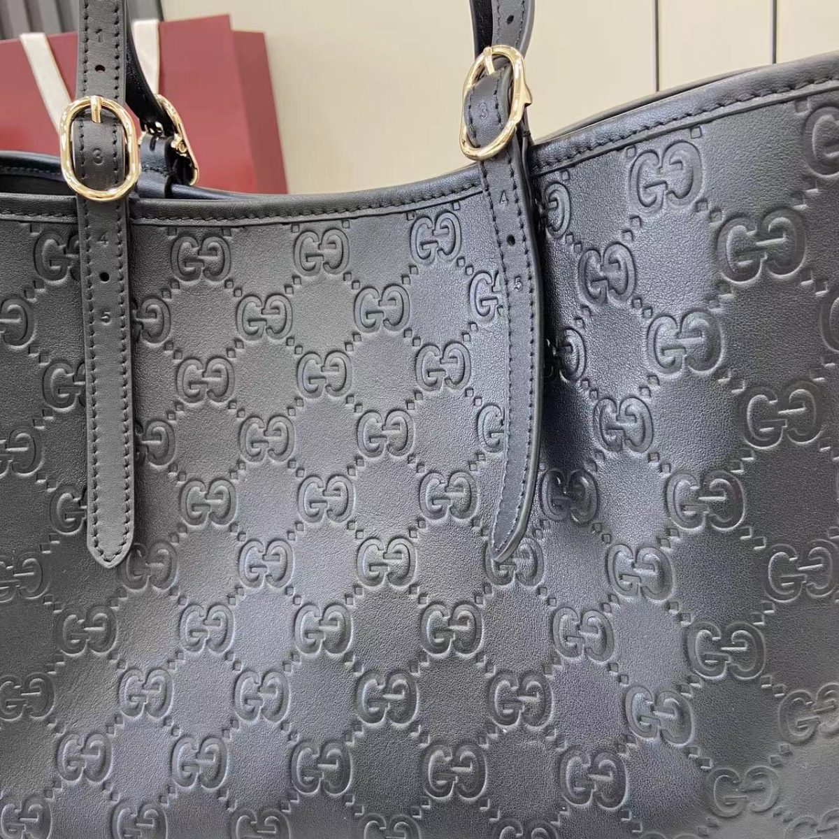 Gucci GG Emblem Women Shopping Bags Size 38*25*15cm - Image 5
