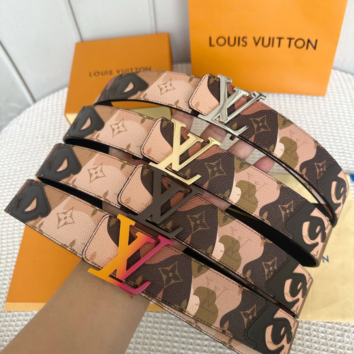 Louis Vuitton Men Belt Width 4cm - Image 1