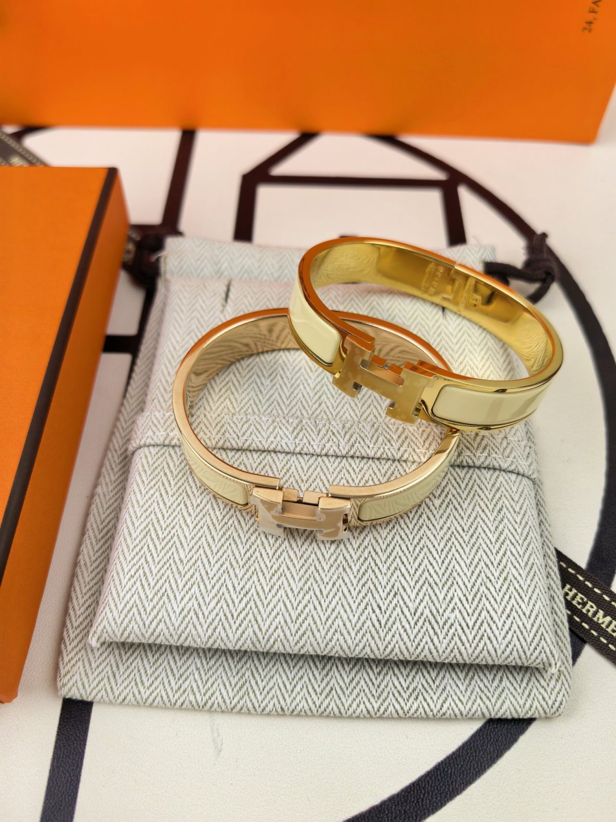 Hermes Bracelet - Image 4