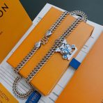 Louis Vuitton Necklace - Image 6