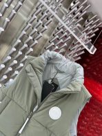 Canada Goose Winter Vest Size L - Image 4