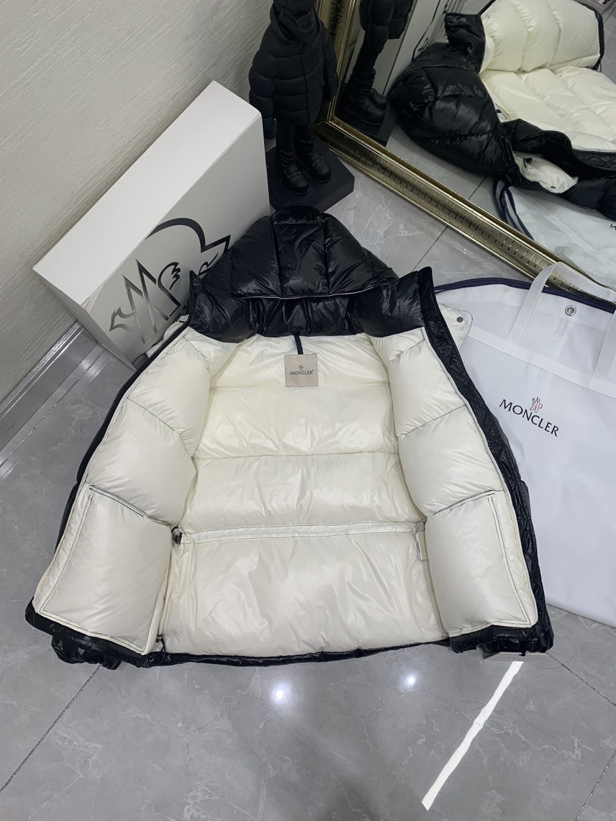 Moncler Abbaye Women Winter Jacket Size 1/M （This product is a discounted item and does not accept returns or exchanges after purchase.） - Image 7